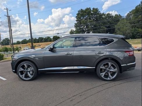 Used 2025 Genesis GV80 3.5T Prestige AWD/4WD image 2