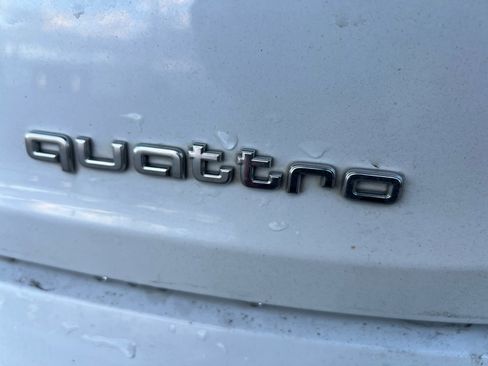 Used 2020 Audi e-tron Premium Plus image 38