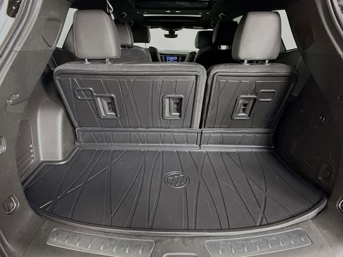 Used 2024 Buick Enclave Avenir image 27