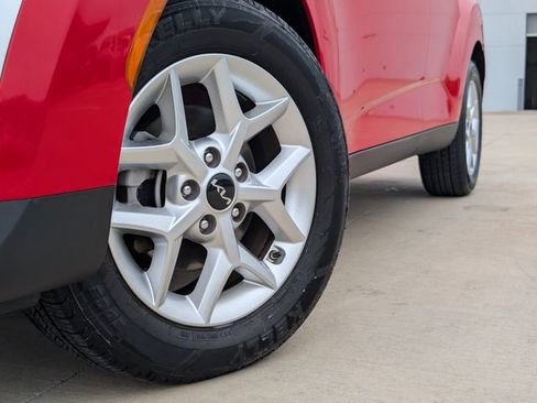 Used 2024 Kia Soul LX w/ Option Group 015 FWD image 2