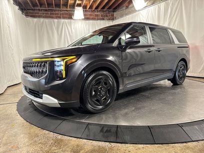 Used 2025 Kia Carnival