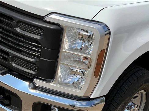 New 2026 Ford F250 XL w/ XL Chrome Package image 13