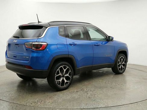 Used 2025 Jeep Compass Limited image 9