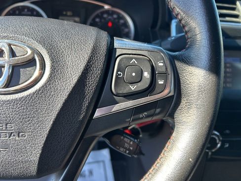 Used 2015 Toyota Camry SE image 7