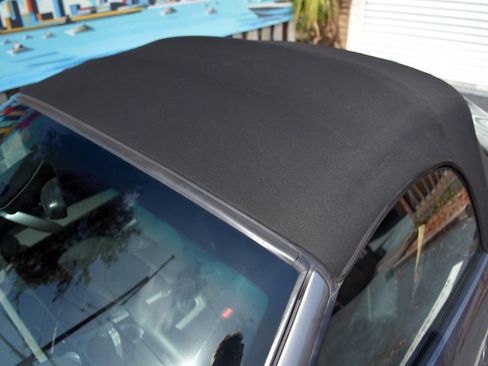 Used 2005 BMW Z4 2.5i image 13