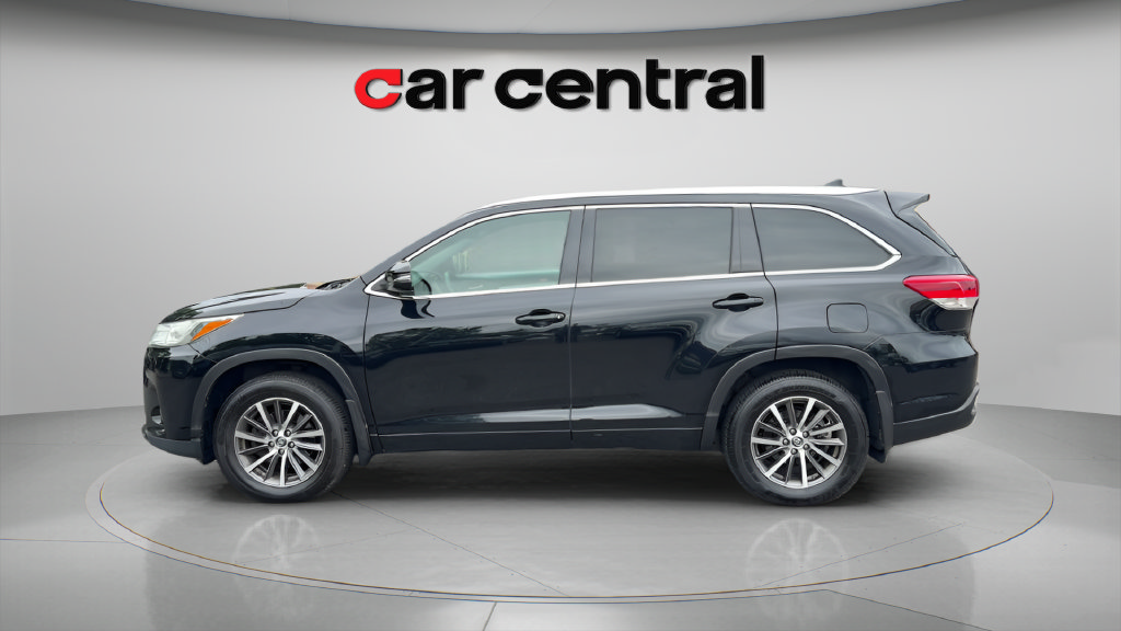 Used 2018 Toyota Highlander XLE AWD/4WD image 2