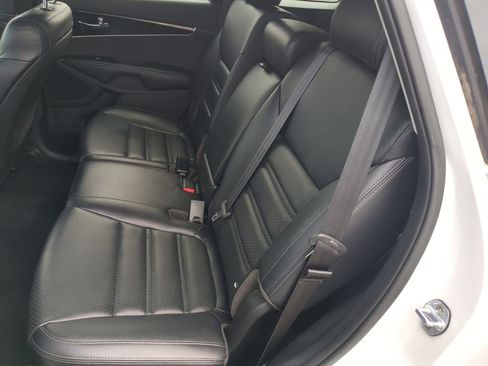 Used 2019 Kia Sorento EX image 17