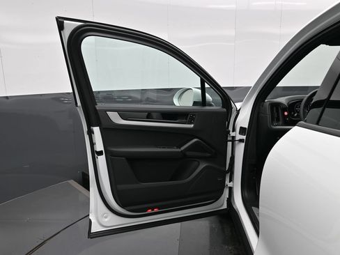 New 2026 Porsche Cayenne S AWD/4WD image 8