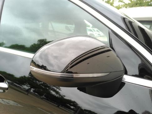 Used 2023 Mercedes-Benz GLC 300 4MATIC image 25