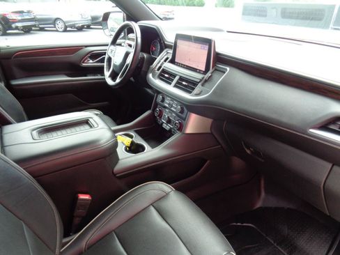 Used 2021 Chevrolet Tahoe Premier w/ Premium Package AWD/4WD image 15