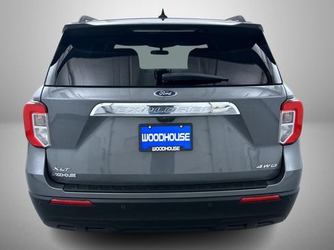 Used 2023 Ford Explorer XLT AWD/4WD image 6