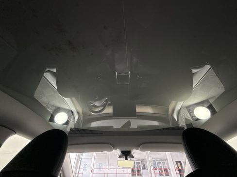 Used 2023 Tesla Model Y Long Range image 24