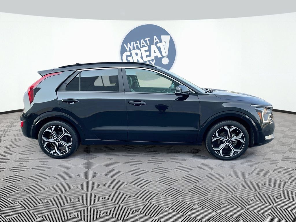 Certified 2024 Kia Niro EX Touring FWD image 4