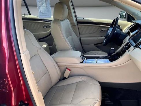 Used 2017 Ford Taurus Limited image 27