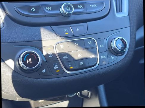 Used 2023 Chevrolet Malibu LT FWD image 27