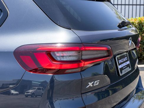 Used 2022 BMW X5 xDrive40i w/ M Sport Package AWD/4WD image 6