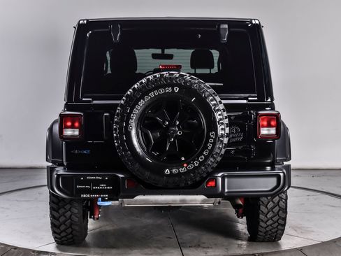 Used 2023 Jeep Wrangler Unlimited w/ Sun & Screen Package AWD/4WD image 5