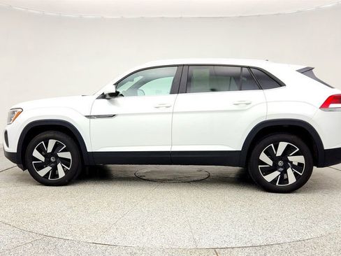 Used 2024 Volkswagen Atlas Cross Sport SE w/ Panoramic Sunroof Package image 8
