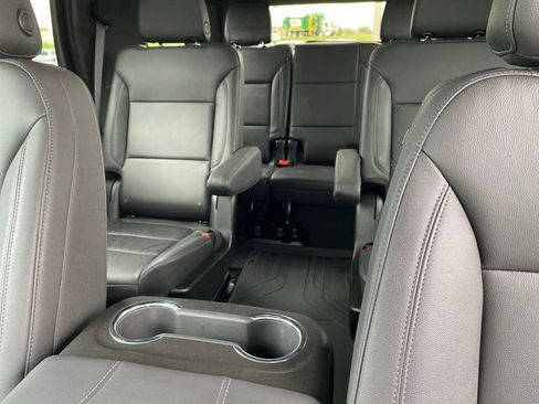 Used 2023 Chevrolet Tahoe Z71 w/ Luxury Package AWD/4WD image 25