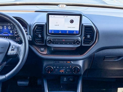 Used 2022 Ford Bronco Sport Outer Banks w/ Tech Package image 12