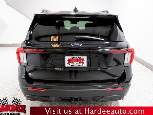 Used 2025 Ford Explorer ST-Line w/ ST-Line Street Pack AWD/4WD image 4