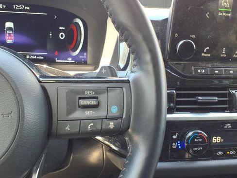 Used 2024 Nissan Pathfinder Platinum AWD/4WD image 13