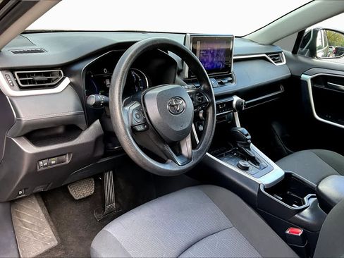 Used 2025 Toyota RAV4 XLE AWD/4WD image 26