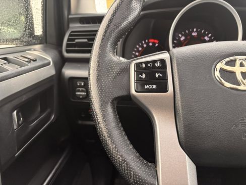 Used 2013 Toyota 4Runner Limited image 6