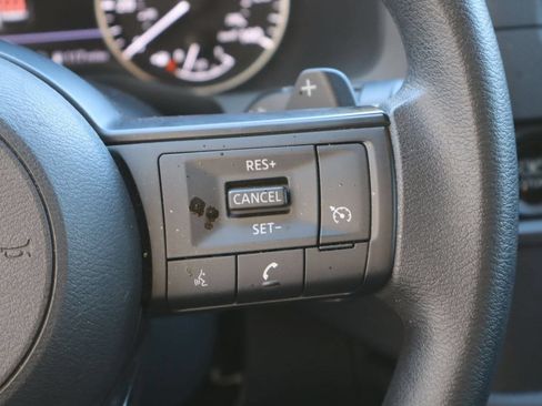 Used 2025 Nissan Pathfinder S FWD image 14