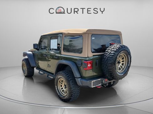 Used 2021 Jeep Wrangler Unlimited Rubicon image 2