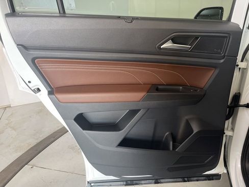 Used 2023 Volkswagen Atlas SEL Premium AWD/4WD image 30