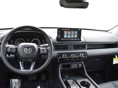 New 2025 Honda Pilot Touring image 16