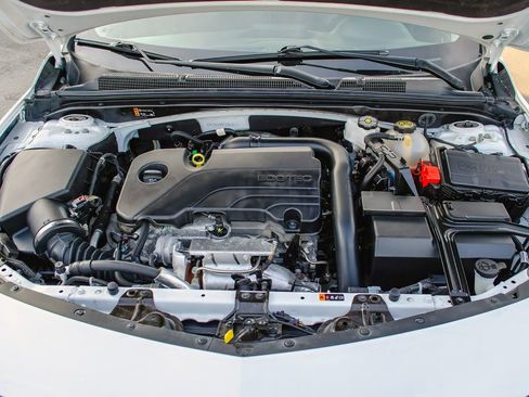 Used 2024 Chevrolet Malibu LT w/ Sport Edition image 9