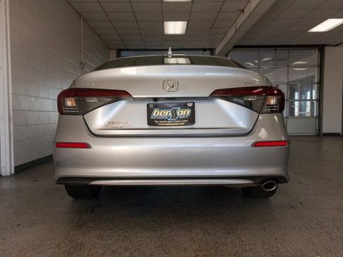 Used 2025 Honda Civic Sport image 4