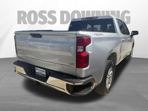 Used 2022 Chevrolet Silverado 1500 LT AWD/4WD image 4