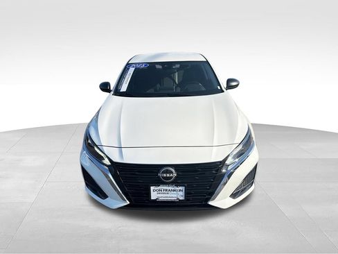 Used 2025 Nissan Altima 2.5 SV FWD image 8