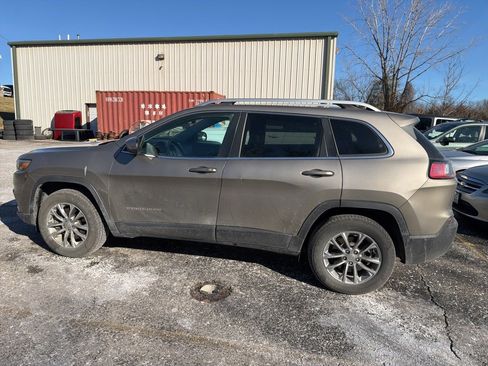 Used 2019 Jeep Cherokee Latitude Plus image 7