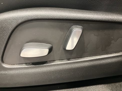 Used 2022 Cadillac XT5 Luxury image 11