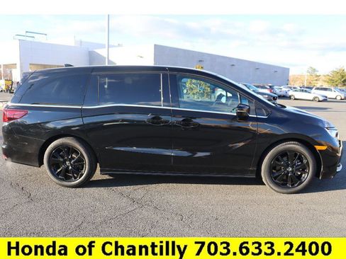Certified 2023 Honda Odyssey Sport image 8