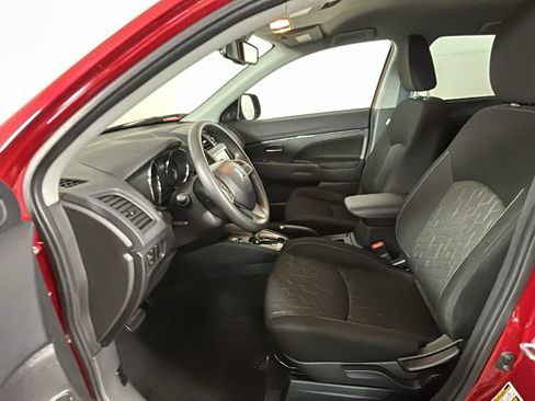 Used 2025 Mitsubishi Outlander Sport ES AWD/4WD image 12