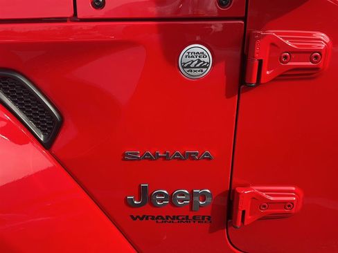 Used 2022 Jeep Wrangler Unlimited Sahara w/ LED Lighting Group image 5