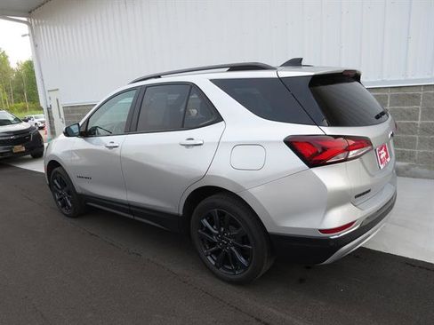 Used 2022 Chevrolet Equinox RS w/ Infotainment Package image 10