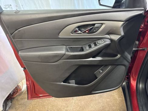 Used 2023 Chevrolet Traverse LT FWD image 23