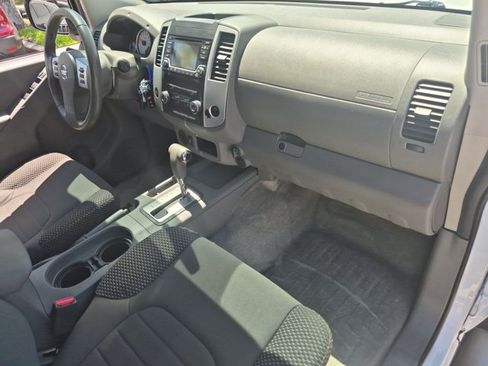 Used 2015 Nissan Frontier Desert Runner RWD image 19