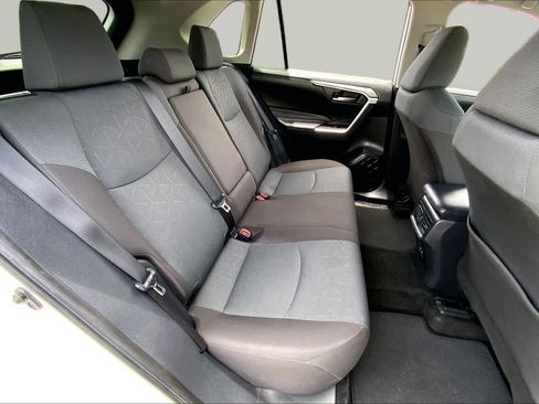 Used 2025 Toyota RAV4 XLE AWD/4WD image 19