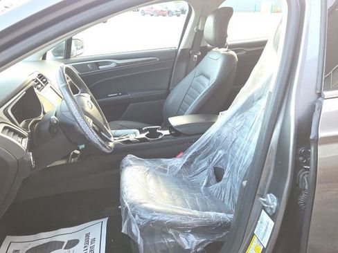 Used 2014 Ford Fusion SE w/ Equipment Group 202A image 22