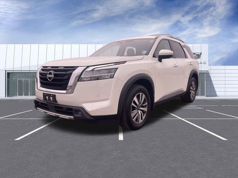 Used 2023 Nissan Pathfinder SL image 4