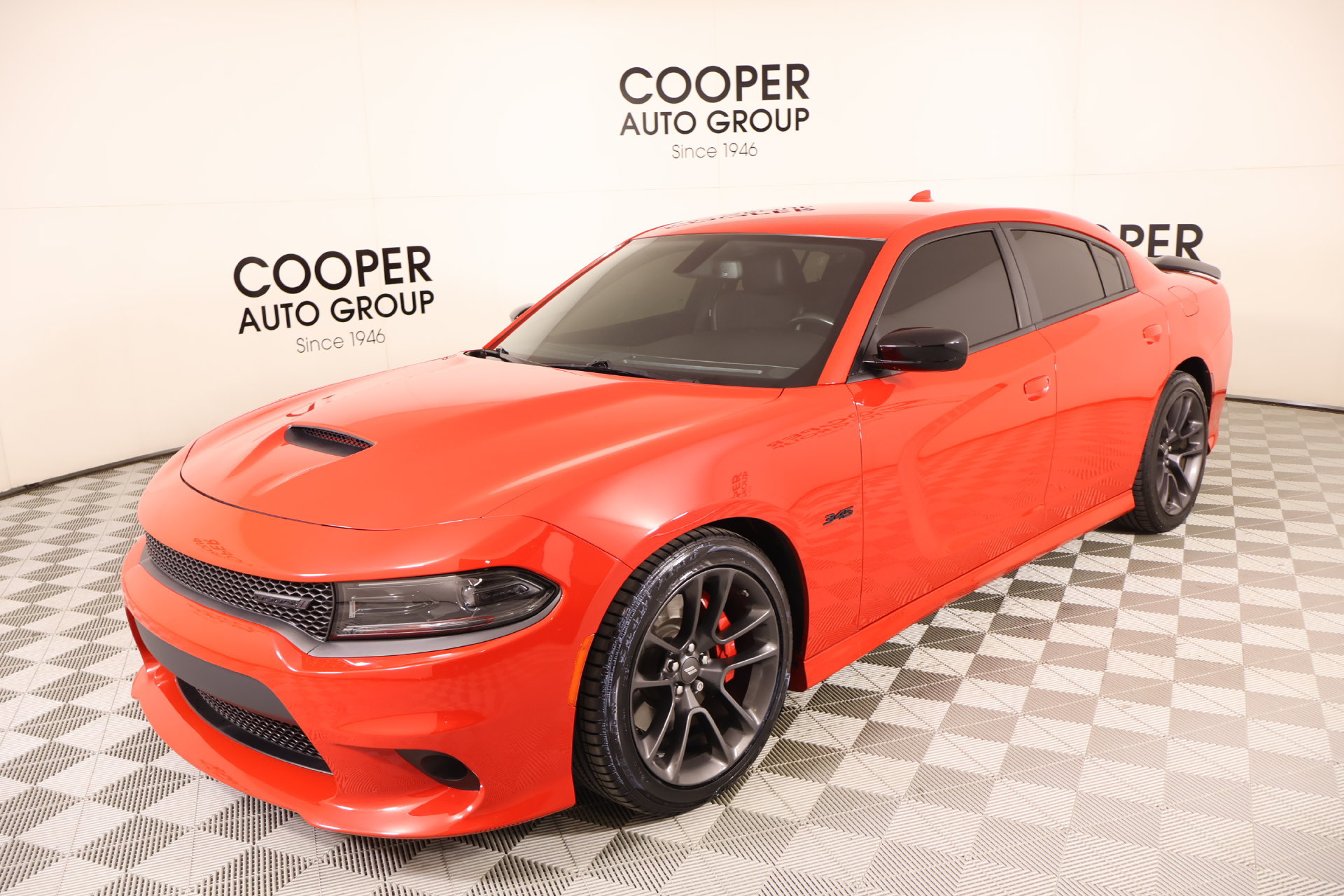 Used 2023 Dodge Charger R/T w/ Plus Group RWD image 9