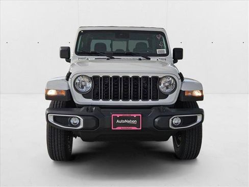 New 2025 Jeep Gladiator Sport image 6