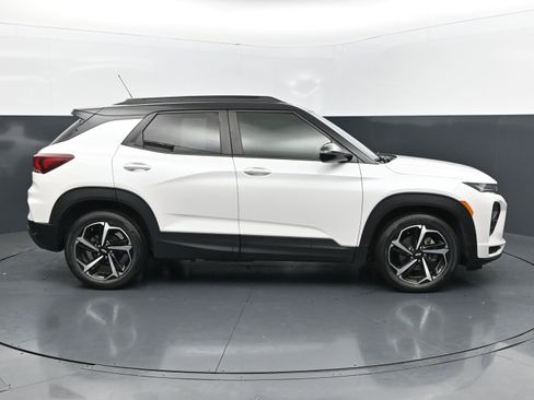 Used 2022 Chevrolet TrailBlazer RS w/ Sun and Liftgate Package FWD image 6